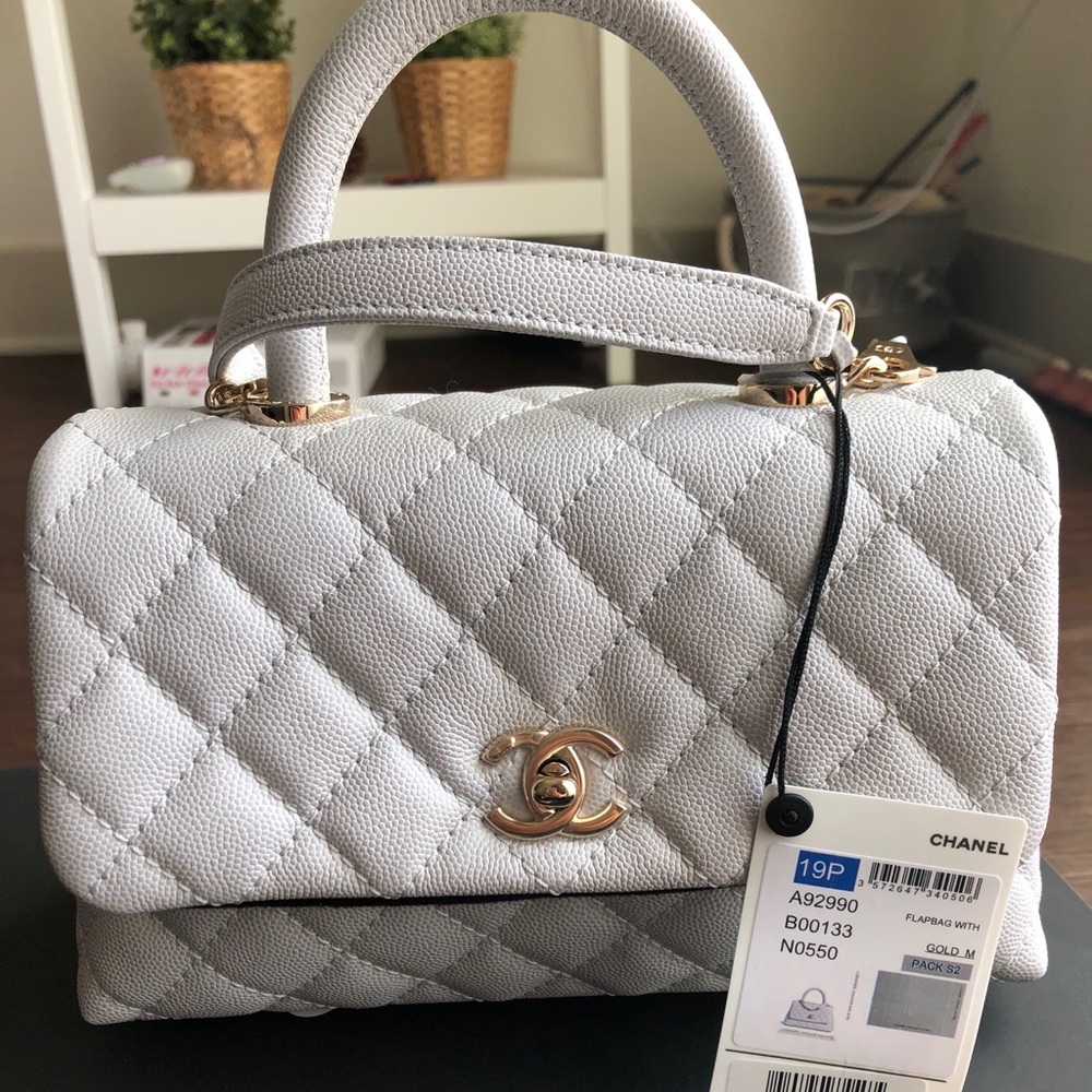 🌼 For Sale: 19P Gray Coco Handle Mini 🌼